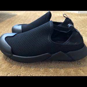 Muvez Shoe/slipper with removable outsole